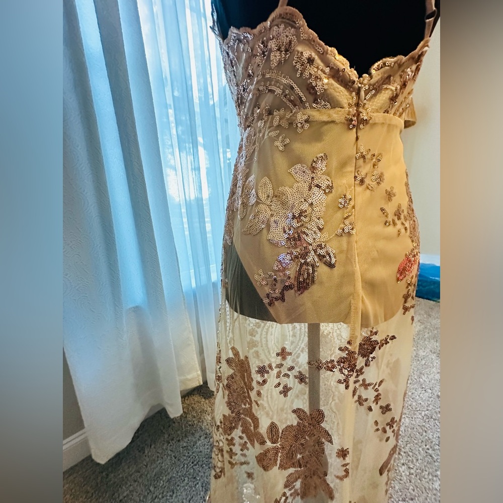Evening Dress - Picture 6 of 9